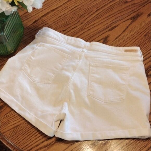 Levi's Denizen White High- Rise Shorts - Picture 4 of 10